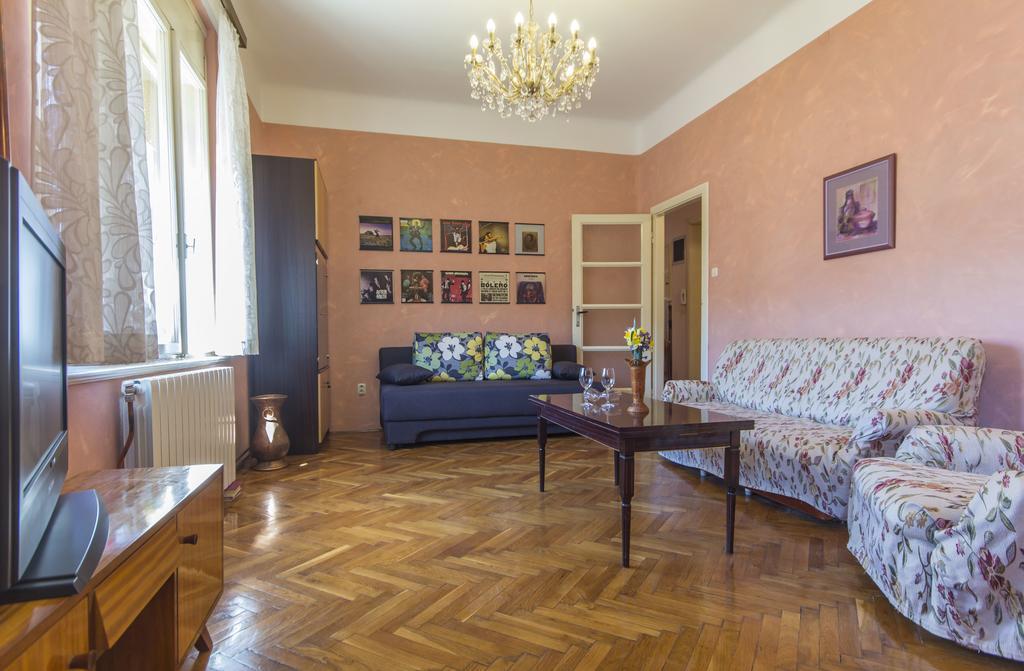 Spacious & Smart Center Apartment Пула Номер фото