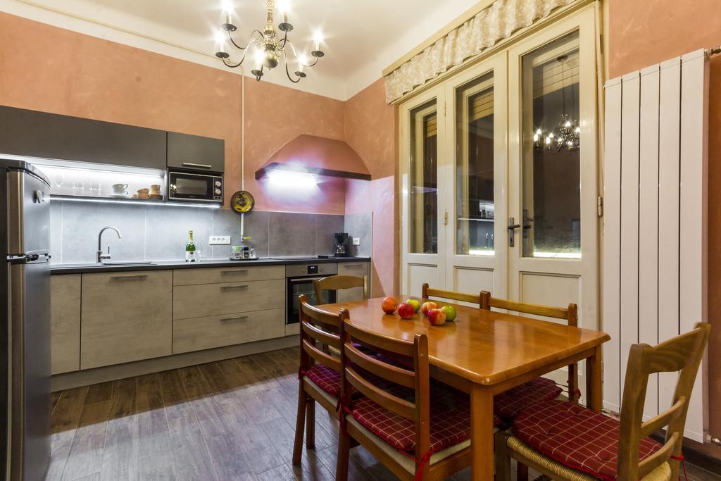 Spacious & Smart Center Apartment Пула Экстерьер фото
