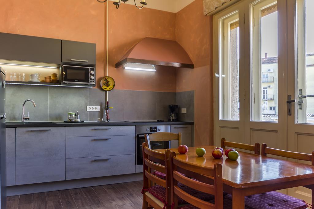 Spacious & Smart Center Apartment Пула Экстерьер фото